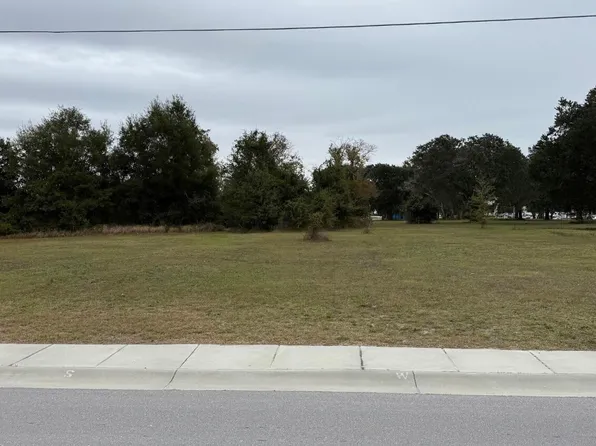 178 Pine St, Biloxi, MS 39530