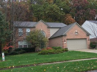 3141 Yosemite Dr, Lake Orion, MI
