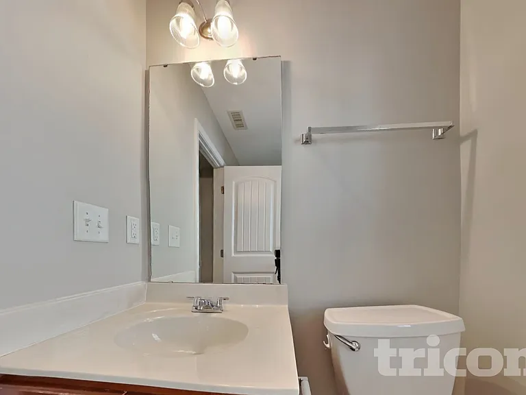 514 Kerriann Ln — Photo 16