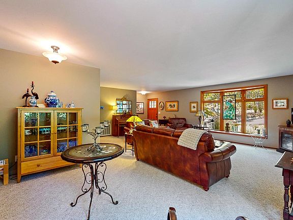 5th image of 17481 Amethyst Dr