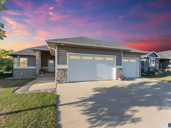 7104 E 38th St, Sioux Falls, SD 57110