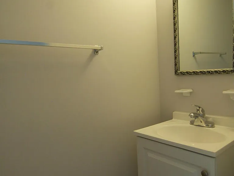 4 Chantilly Ct — Photo 7