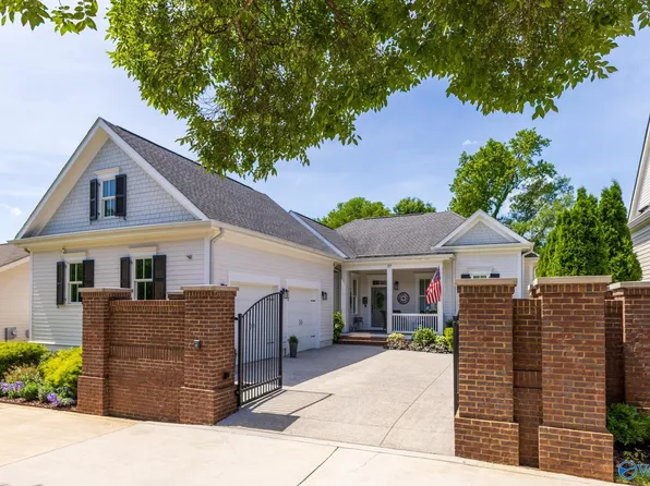 37 Hillcrest Ave NW, Huntsville, AL 35806