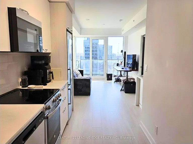 75 James St S #1303 — Photo 2