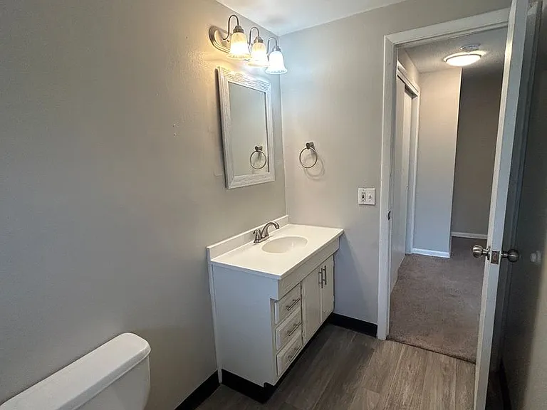 Coventry Court Townhomes — Photo 115
