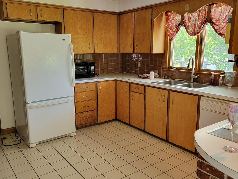 17 Rice Rd, Millbury, MA 01527 Zillow