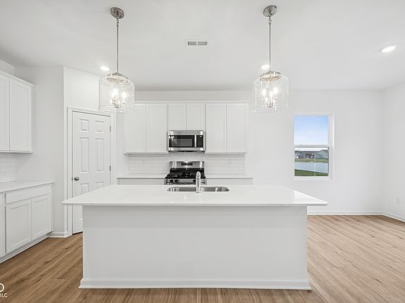 3rd image of 10151 Redwood Peak Ln