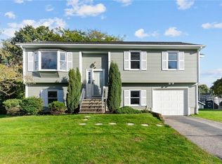 31 Arrow Way, Cranston, RI 02921