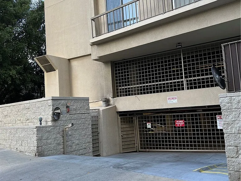 10747 Wilshire Blvd #505 — Photo 25