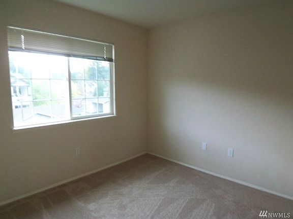4th image of 25235 SE Klahanie Blvd APT M301
