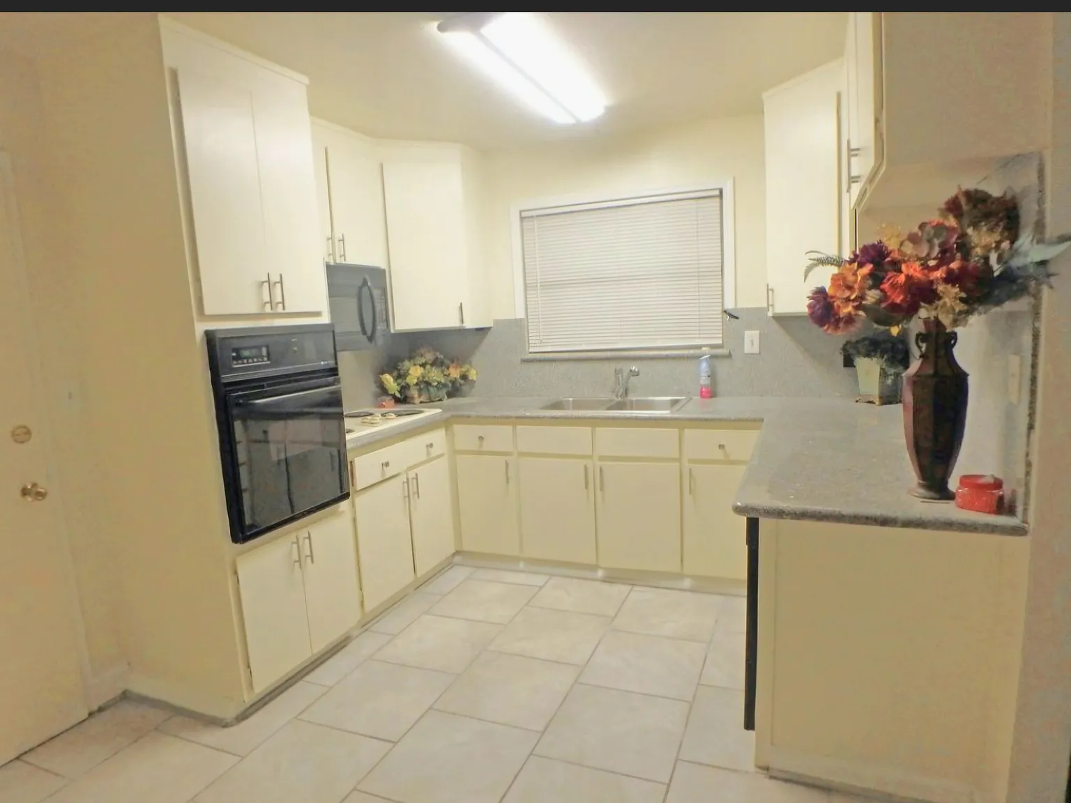 3 bed, 1490 sqft, $3,595 — Photo 2