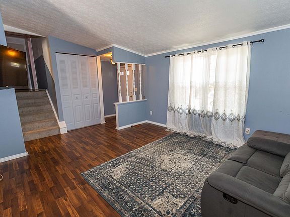 5th image of 6707 Chatsworth Ct