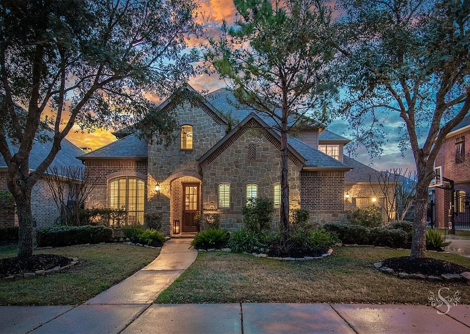 1st image of 25322 Greenwell Springs Ln