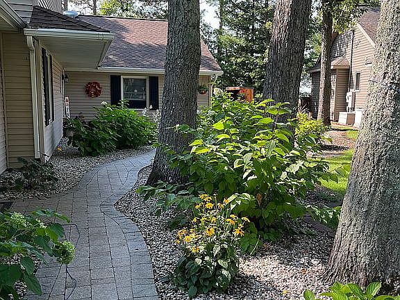 2nd image of 5588 Lakeview Dr