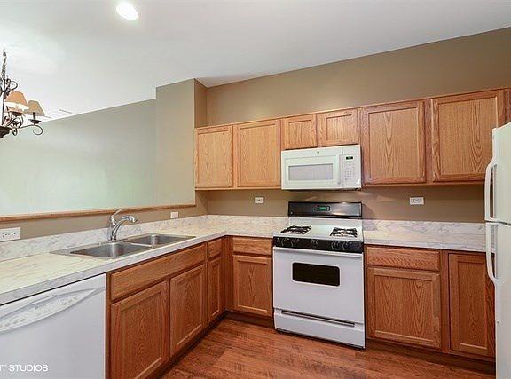 3rd image of 1324 Brookdale Dr #1324
