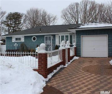 126 Rhode Island Ave, Bay Shore, NY, 11706