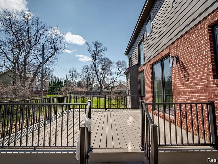 2921 Walsh Dr — Photo 57