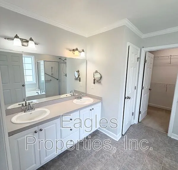 200 Myrna Dr — Photo 11