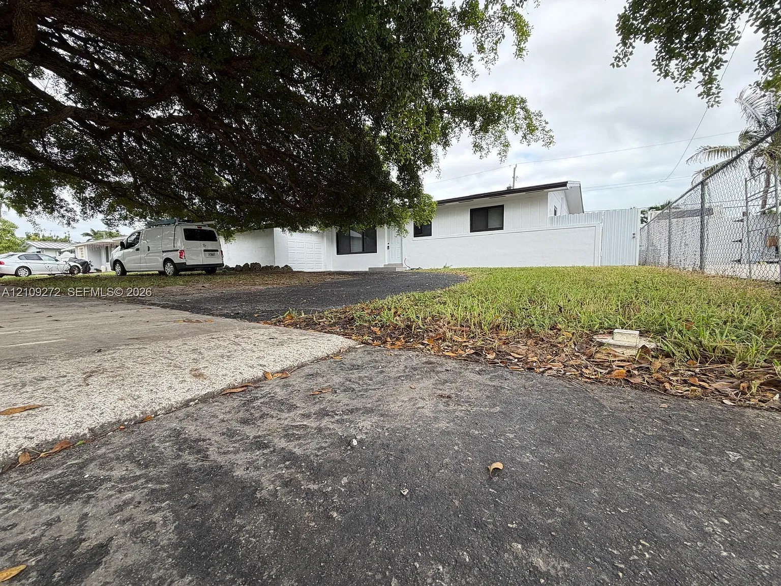 Pine Tree Manor Sec 4 — Photo 1