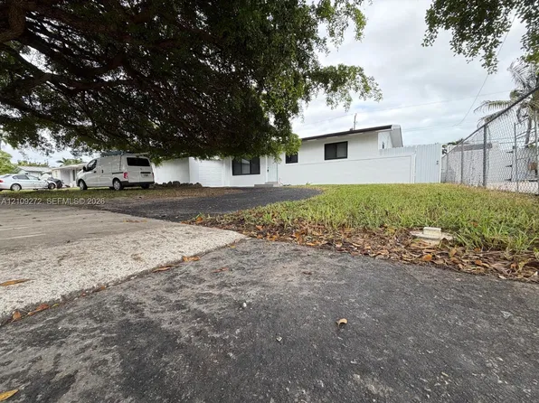 19311 Gulfstream Rd, Cutler Bay, FL 33157