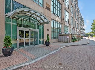 250 Manitoba St #804, Toronto, ON M8Y 4G8