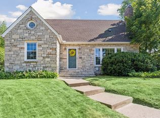 1260 Saint Clair Ave, Saint Paul, MN 55105