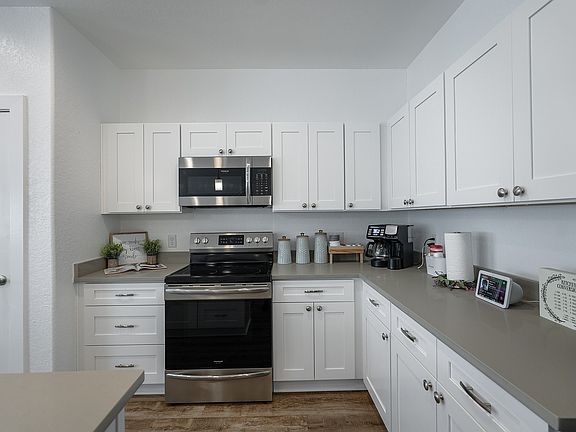 Belcara Luxury Townhomes Kitchen