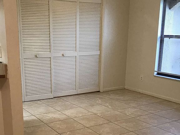 2nd image of 912 SE 13th St APT 2