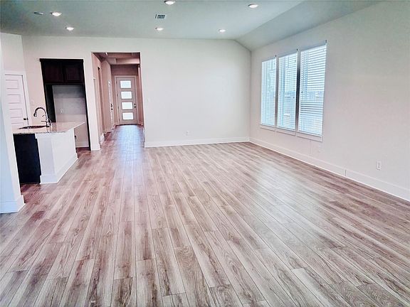 4th image of 31838 Settlers Ridge Ln