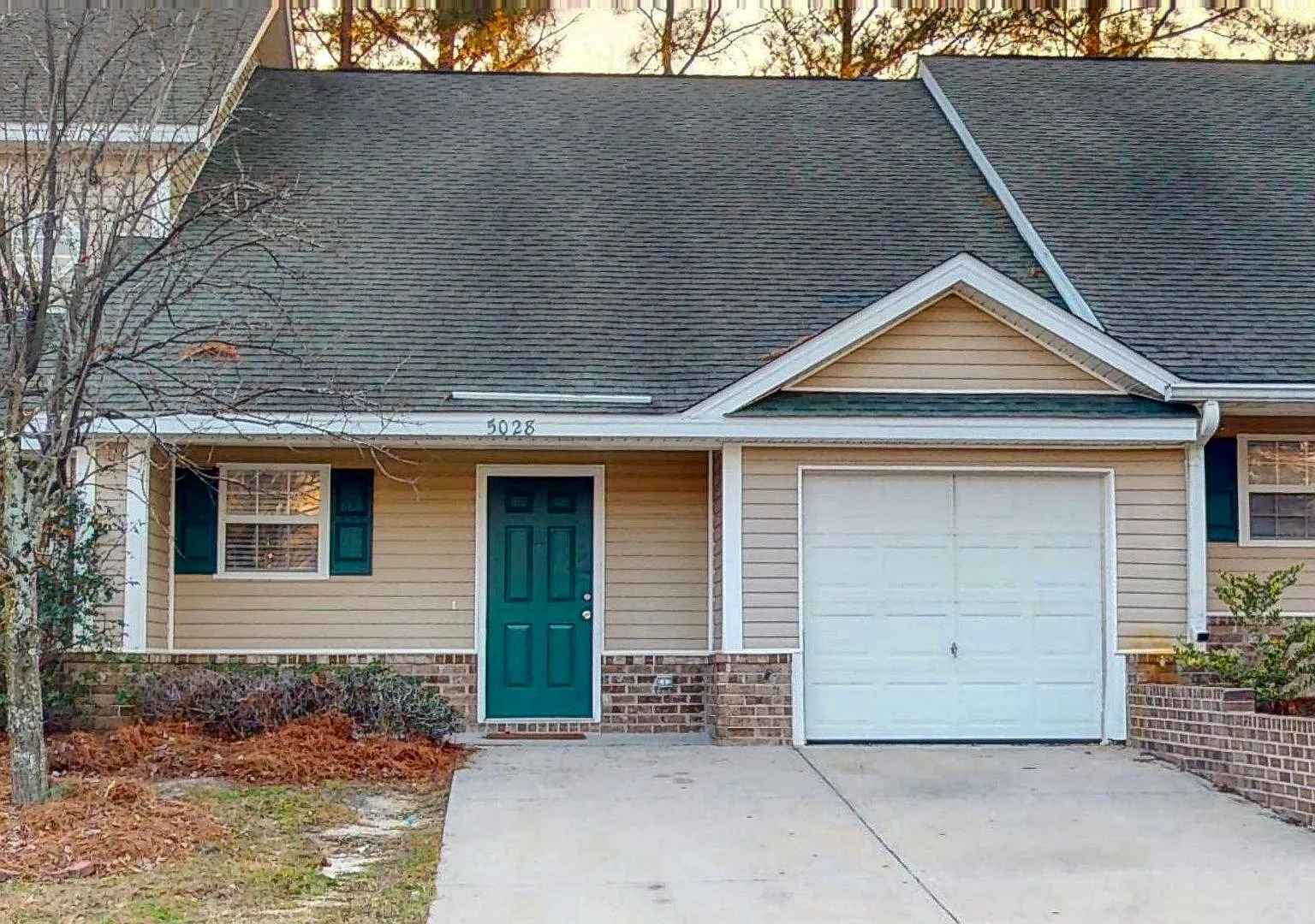 Townhome in Effingham — Photo 1