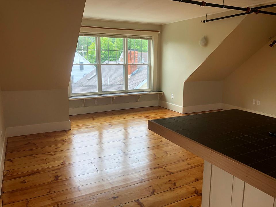 Lightfilled Dining / Kitchen