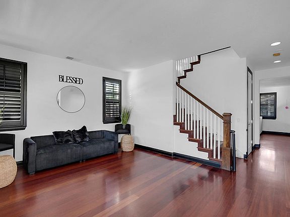 3rd image of 415 Parliament Way