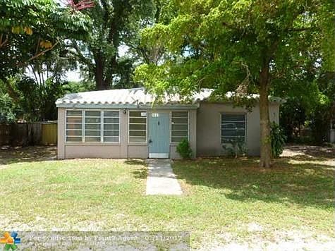 3rd image of 1441 SW 29th St
