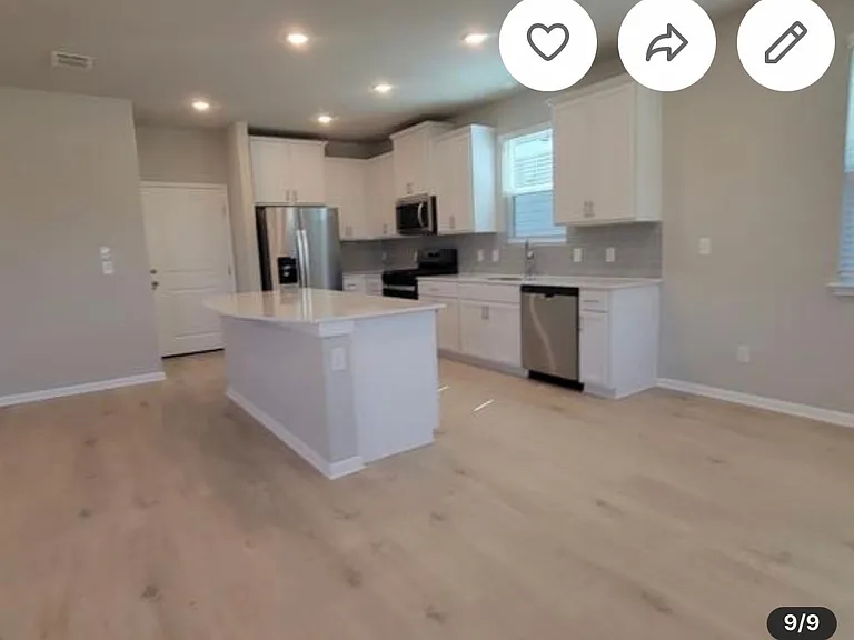 184 Jackman Dr — Photo 2