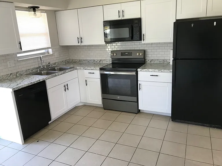 111 & 113 Spring Ct — Photo 8