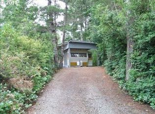 41 Easy St, Florence, OR 97439