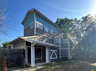 2203 E 14th St #B, Austin, TX 78702