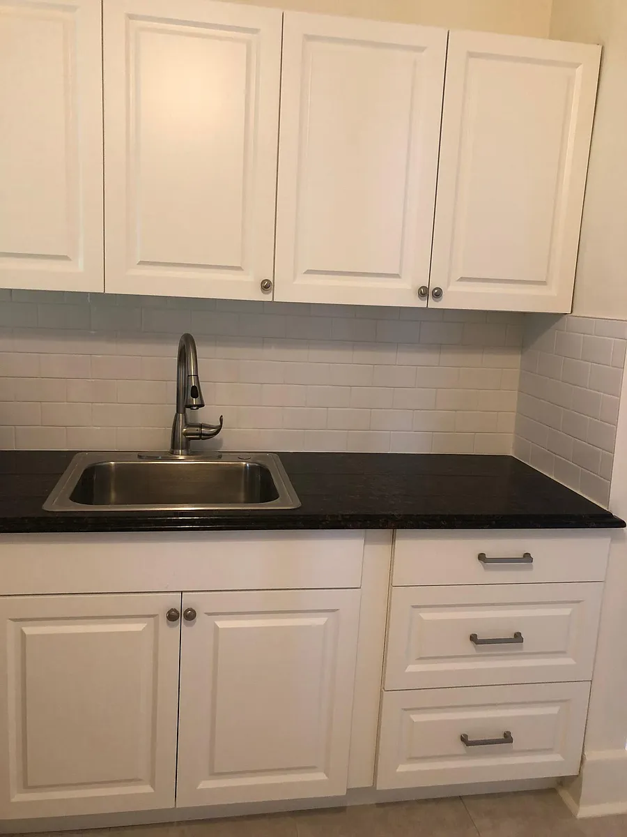 New kitchen - 1401 E Jefferson St #4