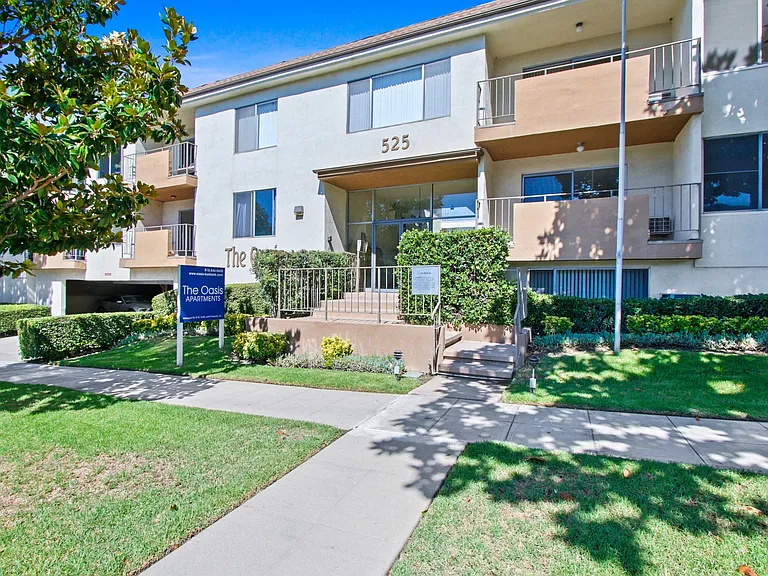 Oasis Apartments — Photo 19