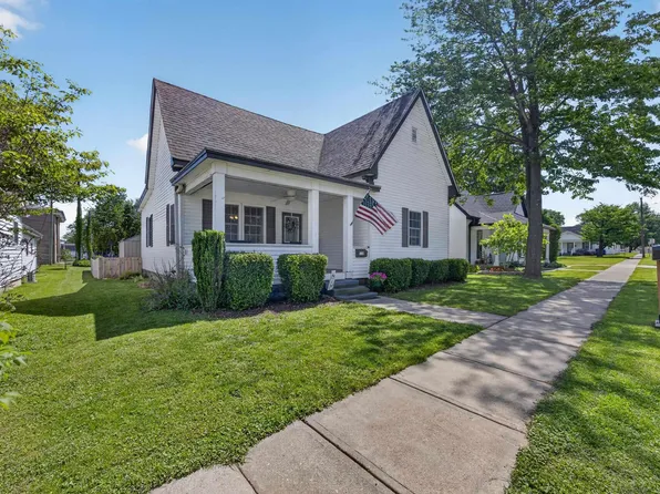 910 W Oak St, Mitchell, IN 47446