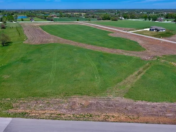20780 Briar St, Bucyrus, KS 66013