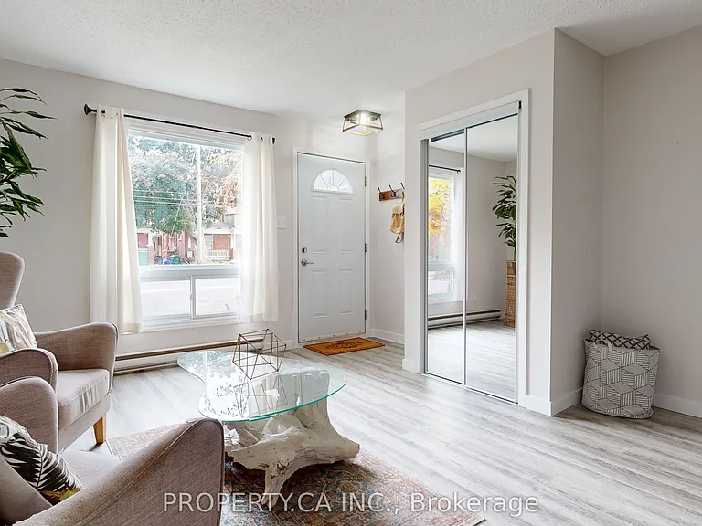 610 George St N #5 — Photo 6