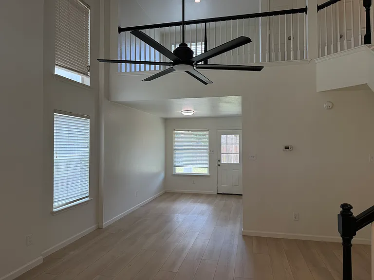 1016 Starlight Dr — Photo 15