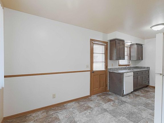 5th image of 3143 S 17th St
