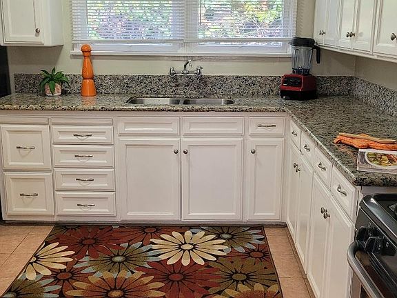 5th image of 2303 W 80th St