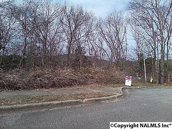 1st image of Carlisle Dr SE