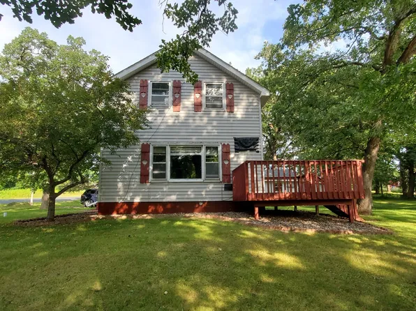 1685 W Church Rd, Star Prairie, WI 54026