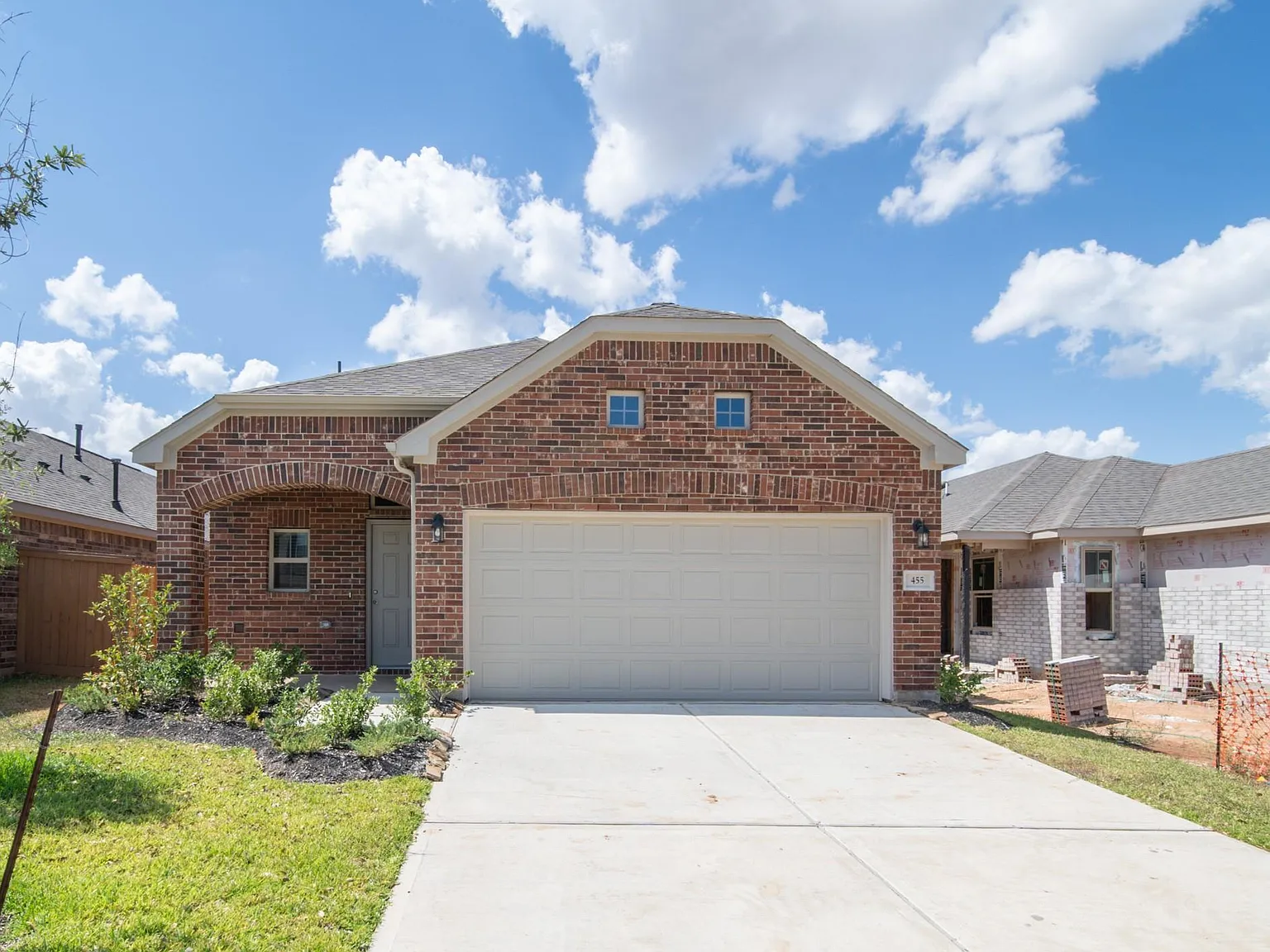 3 bed, 3.5 bath, 1765 sqft, $2,400 — Photo 2