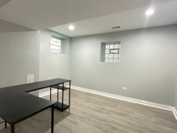 3rd image of 6322 N Lakewood Ave #G