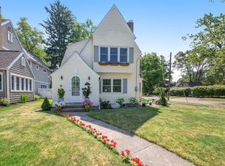 2259 Tipperary Rd, Kalamazoo, MI 49008